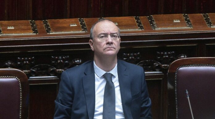 Valditara “Alle elementari si torna ai giudizi sintetici”