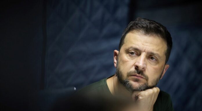 Zelensky “Vogliamo porre fine a guerra ma Russia non ci dà scelta”
