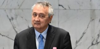 Barelli rieletto presidente della Federnuoto