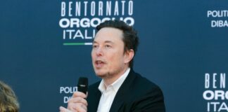 Elon Musk “Tra due anni le prime astronavi per Marte”