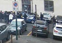 Agenti aggrediti a Torino, misure cautelari per 12 militanti anarchici
