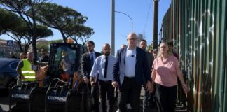 Roma, avviata la rimozione dei rifiuti dal Parco di Centocelle