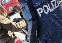 Sfreccia su uno scooter con 4 chili di hashish, donna “corriere” arrestata a Palermo