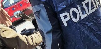 Sfreccia su uno scooter con 4 chili di hashish, donna “corriere” arrestata a Palermo
