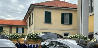 Strage Paderno, folla commossa per omelia arcivescovo Delpini