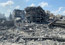Raid notturni su Gaza, una decina di vittime civili palestinesi