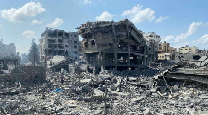Raid notturni su Gaza, una decina di vittime civili palestinesi