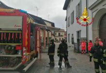 Incendio in un appartamento nel Milanese, 70enne muore carbonizzato