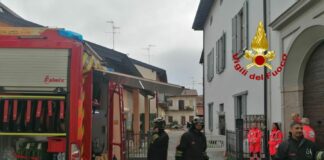 Incendio in un appartamento nel Milanese, 70enne muore carbonizzato