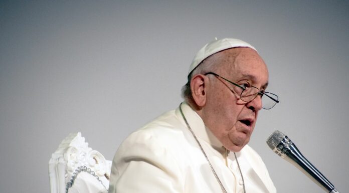 Papa “Trovare soluzioni di pace per le guerre che insanguinano il mondo”