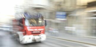 Incendio in un appartamento a Corsico, un uomo muore carbonizzato