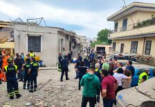 Crolla palazzina nel napoletano, 4 morti tra cui due bimbi. Due i superstiti