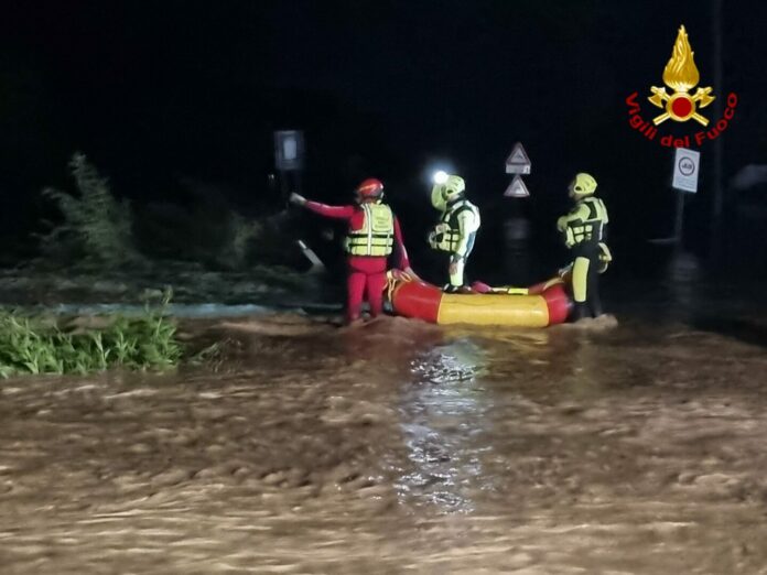 maltempo in toscana: dispersi nonna e nipotino di 5 mesi, protezione civile attiva nelle ricerche