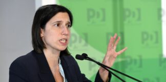 Vandalizzata la sede del Pd in via Emilia a Cagliari