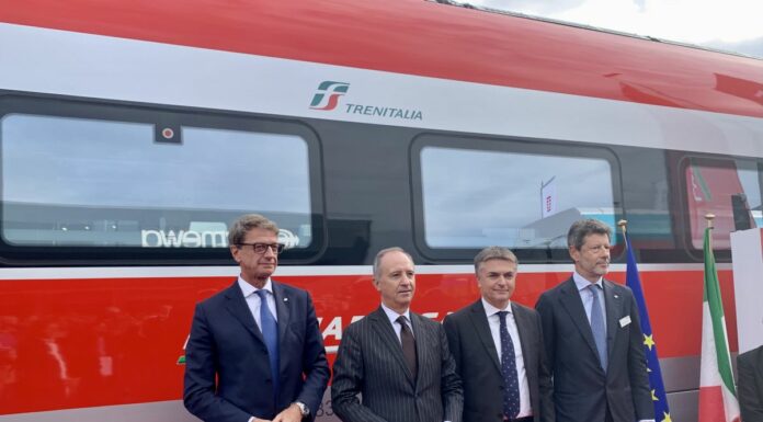 Fs, presentato a Berlino il nuovo Frecciarossa 1000 di Trenitalia