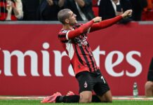 Luci a San Siro, il Milan piega il Lecce 3-0