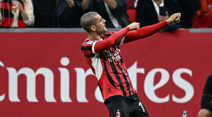 Luci a San Siro, il Milan piega il Lecce 3-0