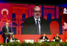 Emiliano alla Fiera del Levante “La Puglia cresce il doppio del resto d’Italia”