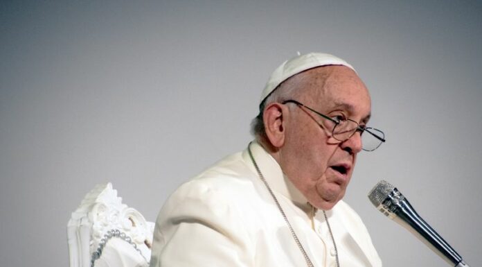 Papa Francesco “Nella Chiesa non c’è posto per l’abuso”