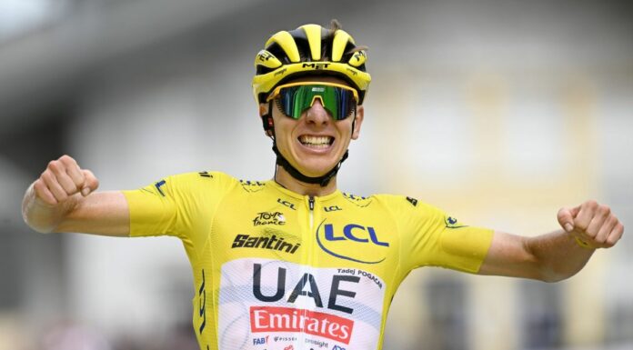 Pogacar vince in solitaria ed è il nuovo campione del mondo