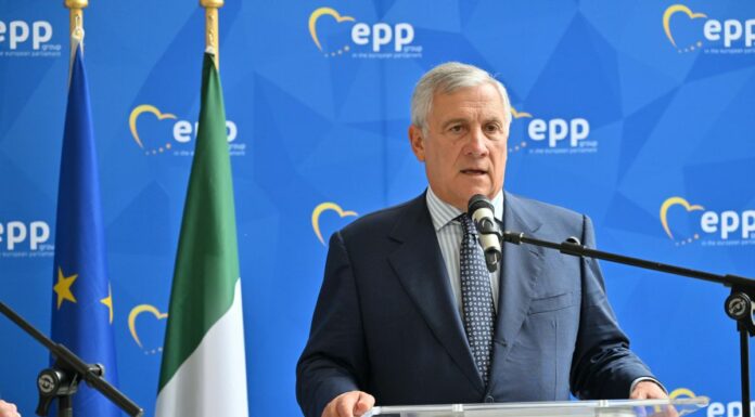 Tajani “Combattimenti in corso, gli italiani lascino il Libano”