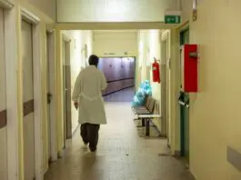 Dirigente medico ferito a coltellate a Palermo, indagini in corso