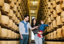 Parmigiano Reggiano, nel weekend tornano i “Caseifici aperti”