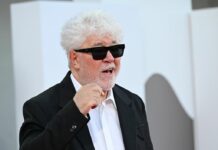 A Venezia Leone d’oro per Pedro Almodóvar, Italia argento con “Vermiglio” di Delpero