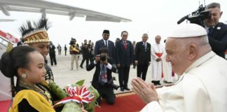 Papa Francesco arrivato in Indonesia, prima tappa viaggio apostolico