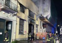 Incendio in un emporio cinese a Milano, morti tre giovani