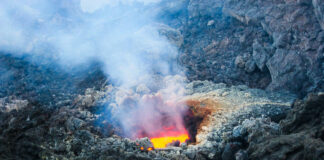 Rischio sismicità: l’Italia punta ad adeguare gli edifici industriali Vulcano Etna cratere