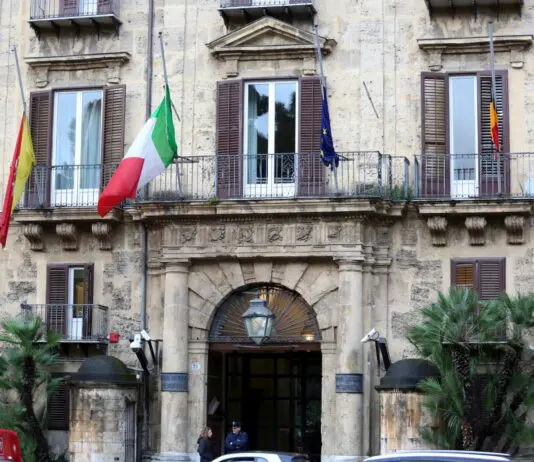 Indagini della procura di Palermo, la Regione Siciliana sospende tre dirigenti