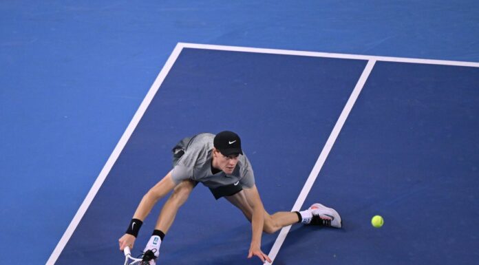 Sinner vola in finale a Pechino e sfida Alcaraz