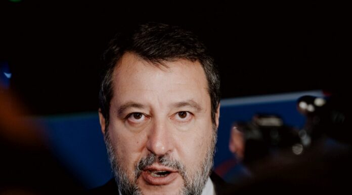 Treni, Salvini “Guasto per un errore umano, mi scuso con i passeggeri”