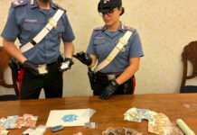 Francobolli di Lsd e pasticche Blu ecstasy, arrestati a Roma due giovani