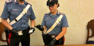 Francobolli di Lsd e pasticche Blu ecstasy, arrestati a Roma due giovani