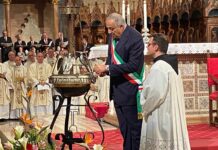 Lagalla accende la lampada votiva sulla tomba di San Francesco ad Assisi