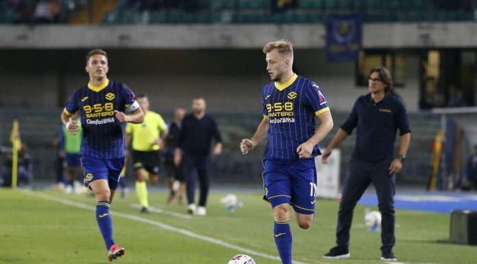 Il Verona ribalta il Venezia e vince il derby 2-1