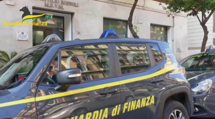 Traffico di droga tra Napoli e provincia, 15 arresti