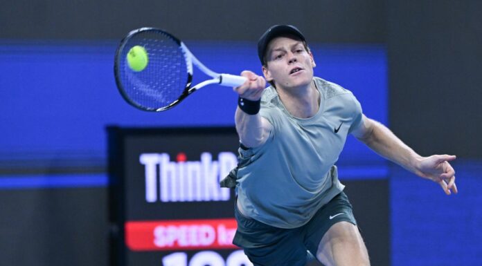 Sinner batte Shelton e vola ai quarti a Shanghai
