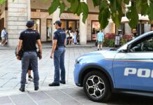 Como, fanno sesso in auto davanti allo stadio. Denunciata una coppia