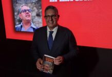 Giovanni Toti presenta il suo libro “E’ processo a politica”