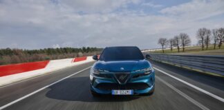 A Parigi Alfa Romeo Junior debutta in versione Ibrida