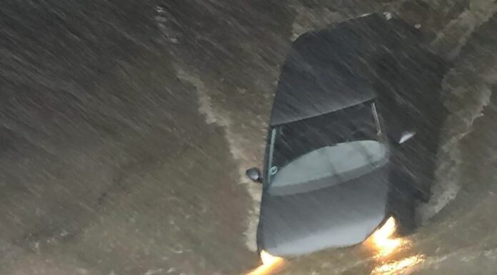 In Liguria esondazioni e allagamenti, scuole chiuse a Genova