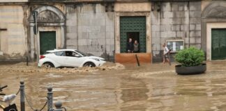 Nubifragio in Liguria, torrenti esondati e caos trasporti