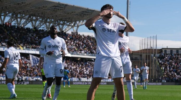 Kvara dal dischetto, il Napoli passa 1-0 a Empoli