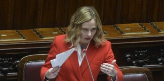 ميلوني: سندافع عن حدودنا في إيطاليا