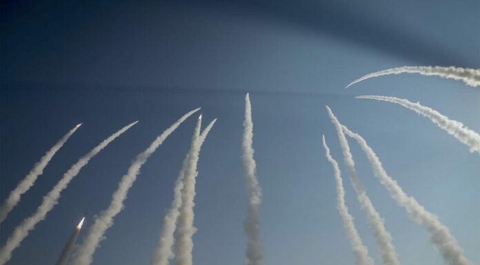 Razzi lanciati dagli Hezbollah sul centro e nord di Israele