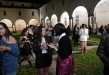 Sposarsi e avere figli non è una priorità per più di un giovane su due
