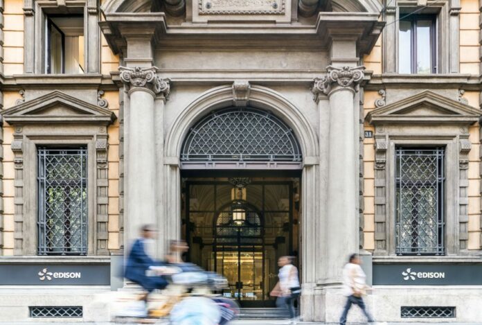 Ingresso della sede sociale di Edison Spa, Foro Buonaparte 31, Milano